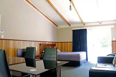 Fairy Springs Motel - 45