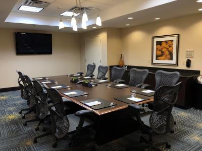 Hilton Garden Inn Fargo - 13