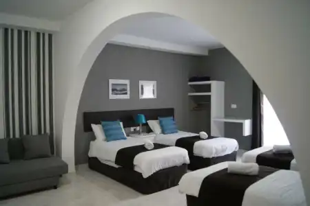 Buccaneers Boutique Guest House - 1