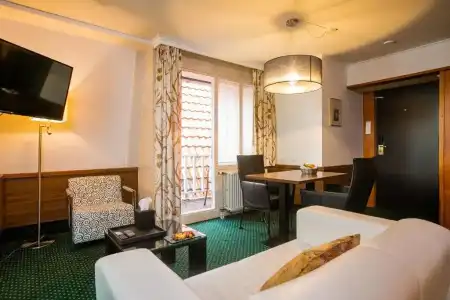 Golden Tulip Central - 112