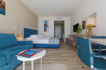 Romana Beach Apartments - 95
