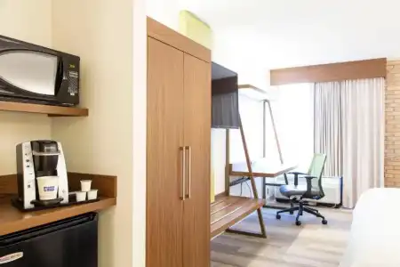 Holiday Inn Express San Antonio-Airport by IHG - 61