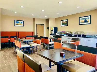 Comfort Suites University Las Cruces - 36