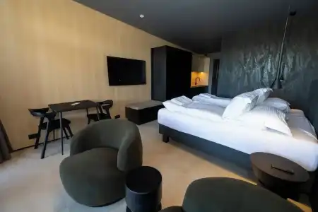 North Mountain View Suites - 2