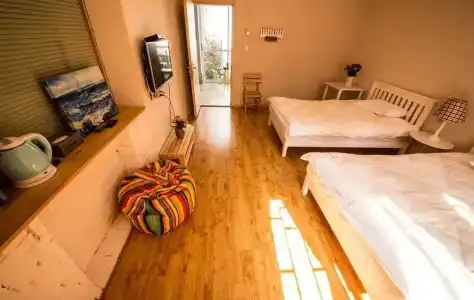 Dali Times Hostel - 8