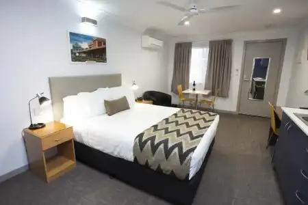 Altitude Motel Apartments - 89
