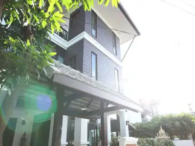 Huen Mai Hom - 12