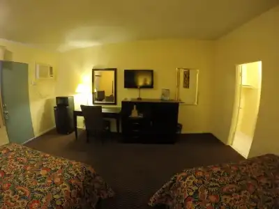 Indio Holiday Motel - 4