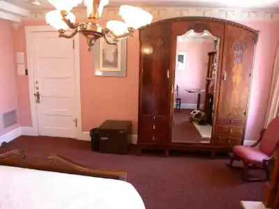 Martine Inn - 0