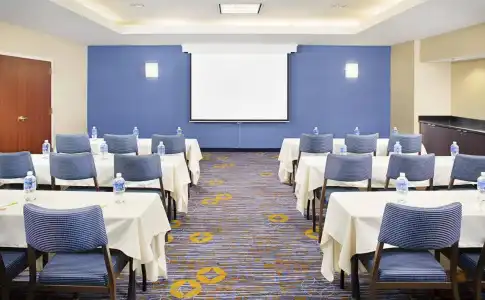 Courtyard by Marriott Houston Rice University - 17
