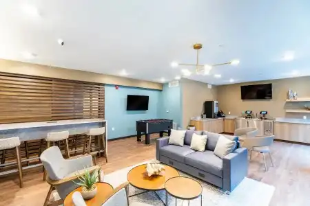 WaterWalk Extended Stay by Wyndham Wichita - 5