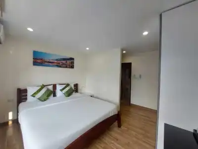 V Check Inn Sukhumvit 22 - 41