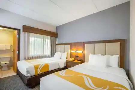Quality Suites Lansing West - 61