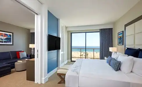 The Waterfront Beach Resort, A Hilton - 320