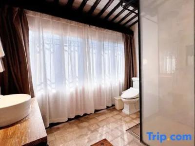 Blossom Hill Inn · Shantang - 83