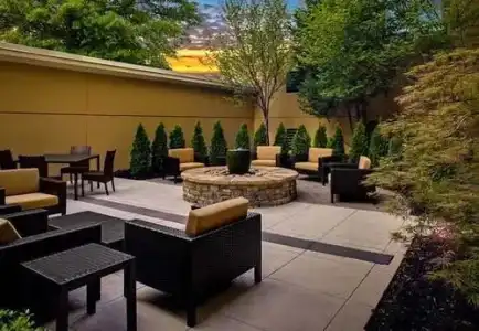 Courtyard by Marriott Atlanta Buckhead - 20