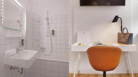 Beethoven Dreesen - furnished by BoConcept - 5