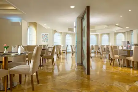 Grand Regency Doha, Trademark Collection by Wyndham - 17