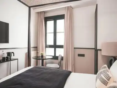 Maisons du Monde Hôtel & Suites - La Rochelle Vieux Port - 52