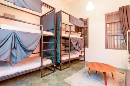 Yu Cafe Hostel - 34