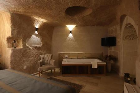 Misty Cave - 103