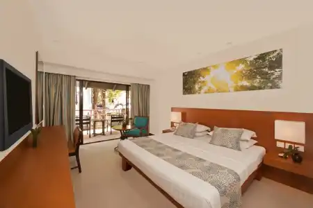 Woodlands & Resort - 1