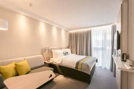 Premier Inn Freiburg City Süd - 3