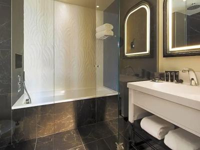 Le Narcisse Blanc & Spa - 120