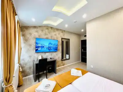 Side One Design - 38