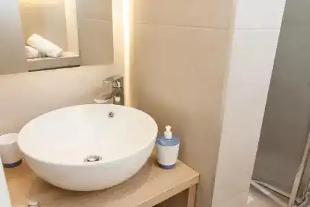 Tesla Boutique Apartments & Rooms - 123