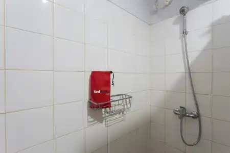 RedDoorz Plus near Cilandak Town Square 2 - 8