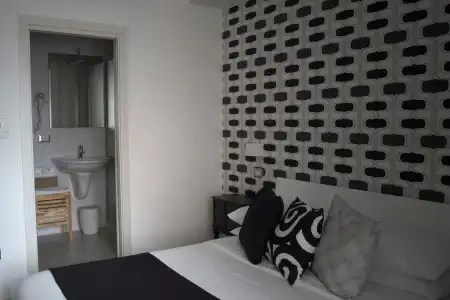 Cest La Vie Suites - 3