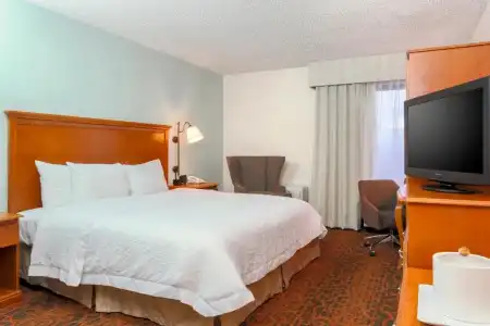 Hampton Inn Laredo - 34