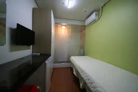 Star Guest House - 36
