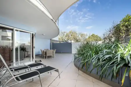 Rolling Surf Resort - 165