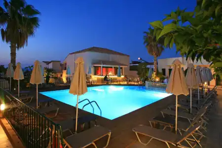 EuroKatrin Suites-Adults Only - 13