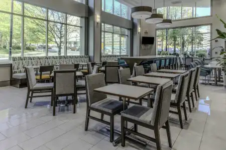 Hampton Inn & Suites Arlington Crystal City DCA - 17