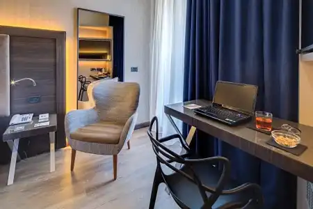 Best Western Plus Farnese - 57
