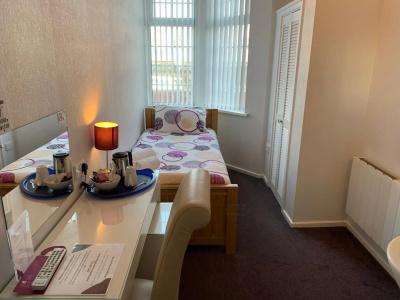 Austins Guest House - 4