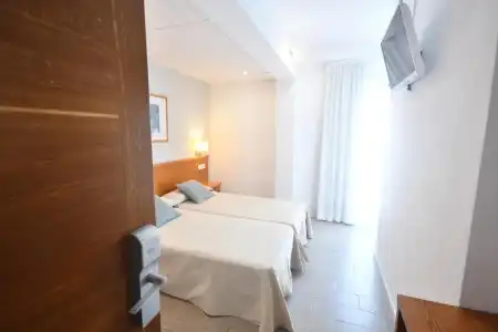 Hostal Mallorca - 45