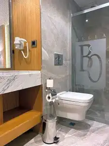 Bella - 31