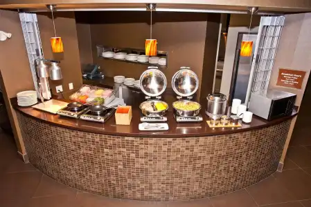 Best Western Premier Freeport Inn Calgary Airport - 11