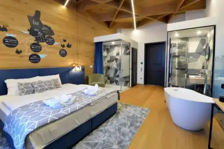 1552 Boutique - 35