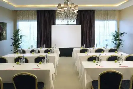 Ramada by Wyndham Downtown Dubai - 5