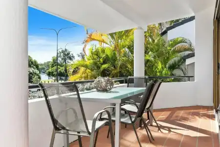 The Noosa Apartments - 284