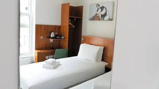 Chelsea Guest House - 24