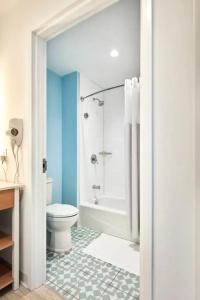 Universal's Endless Summer Resort – Dockside Inn and Suites - 25