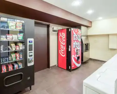 Quality Inn Airport East - 11
