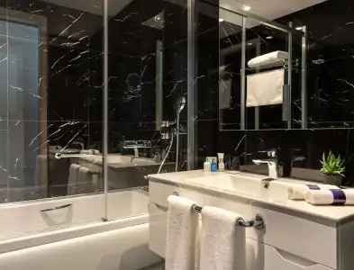 Radisson Blu, - 33