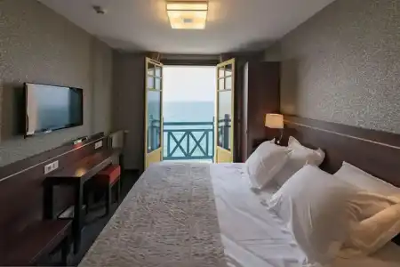 Hôtel Ambassadeurs - 47